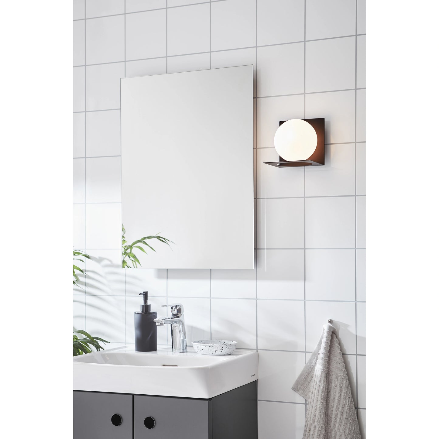 ZENIT Wall 1L IP44 Black/Opal