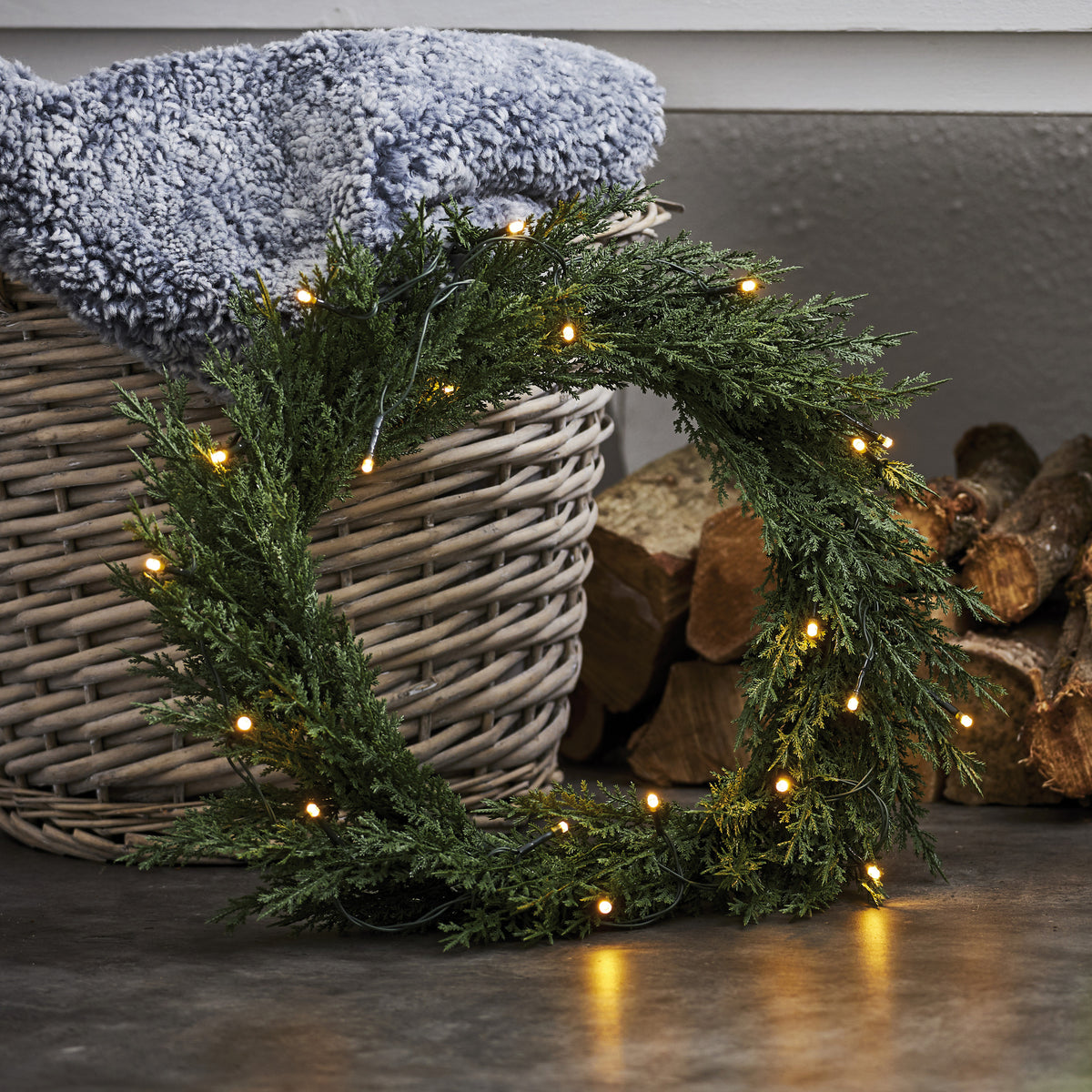 LED-Türkranz THUJA | Warmweiß | Ø 400 mm | Batteriebetrieben