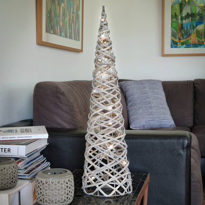 LED-Pyramide | Metallgestell & Rattan | 15 warmweiße LEDs | H 600 × Ø 160 mm