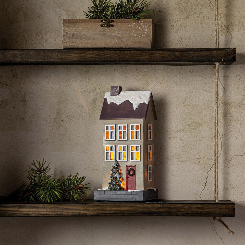 LED house | HUS | glitter snow roof | warm white LED | green/beige