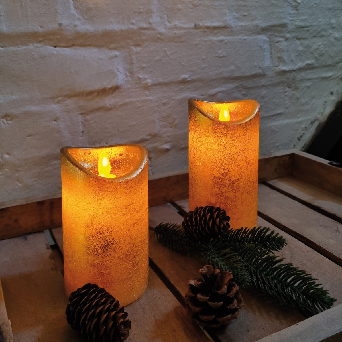 LED-Echtwachs-Stumpenkerze | Gold | Twinkle Flame