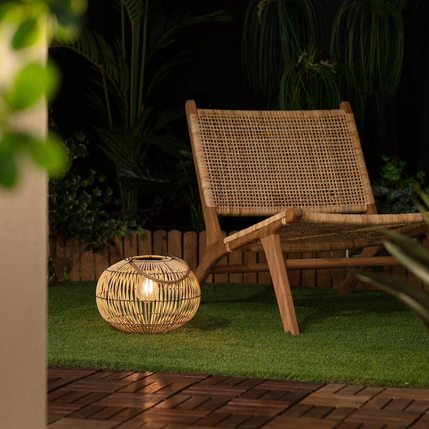 Solar-Tischleuchte Sipur aus Bambus | LED-Gartenleuchte mit natürlichem Charme