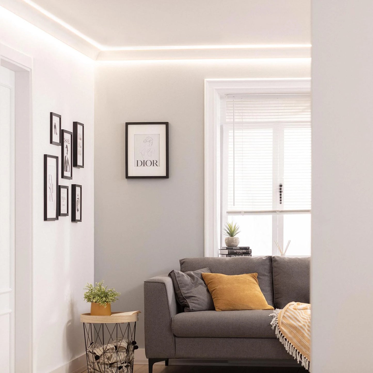 Sockelleiste für 2 LED-Streifen 2m Bogen