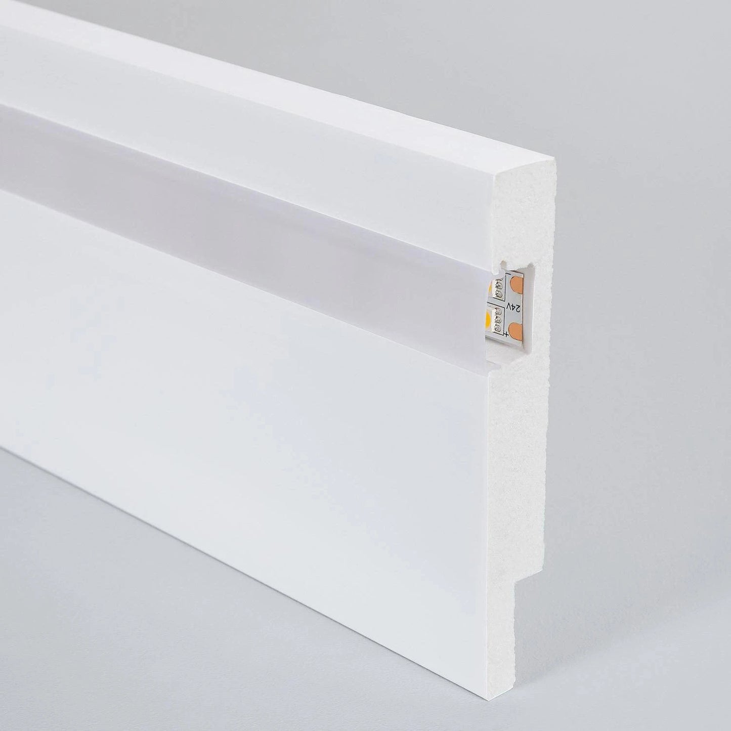 Fussleiste für LED-Streifen Modern