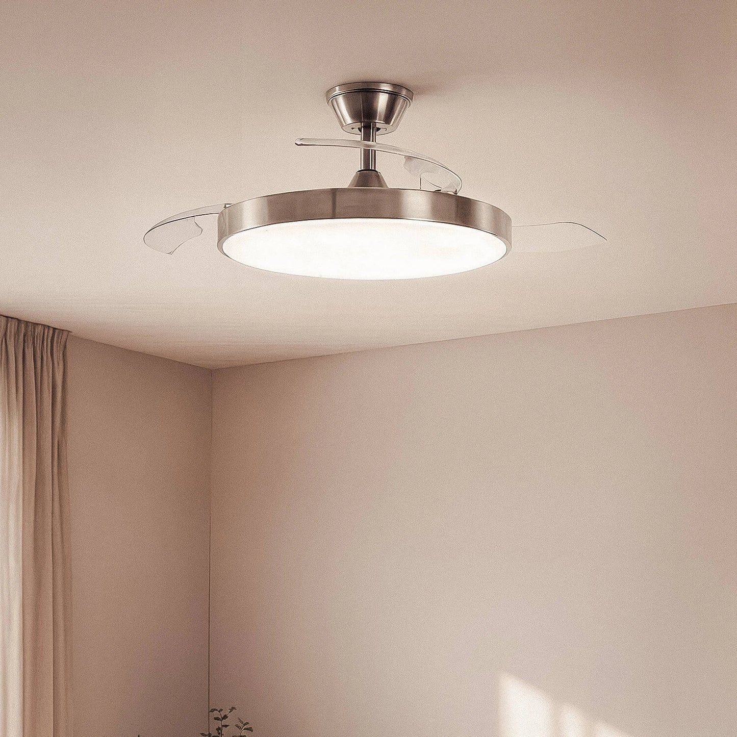 Deckenventilator Tori mit Licht | Lautloser DC-Ventilator mit einziehbaren Flügeln