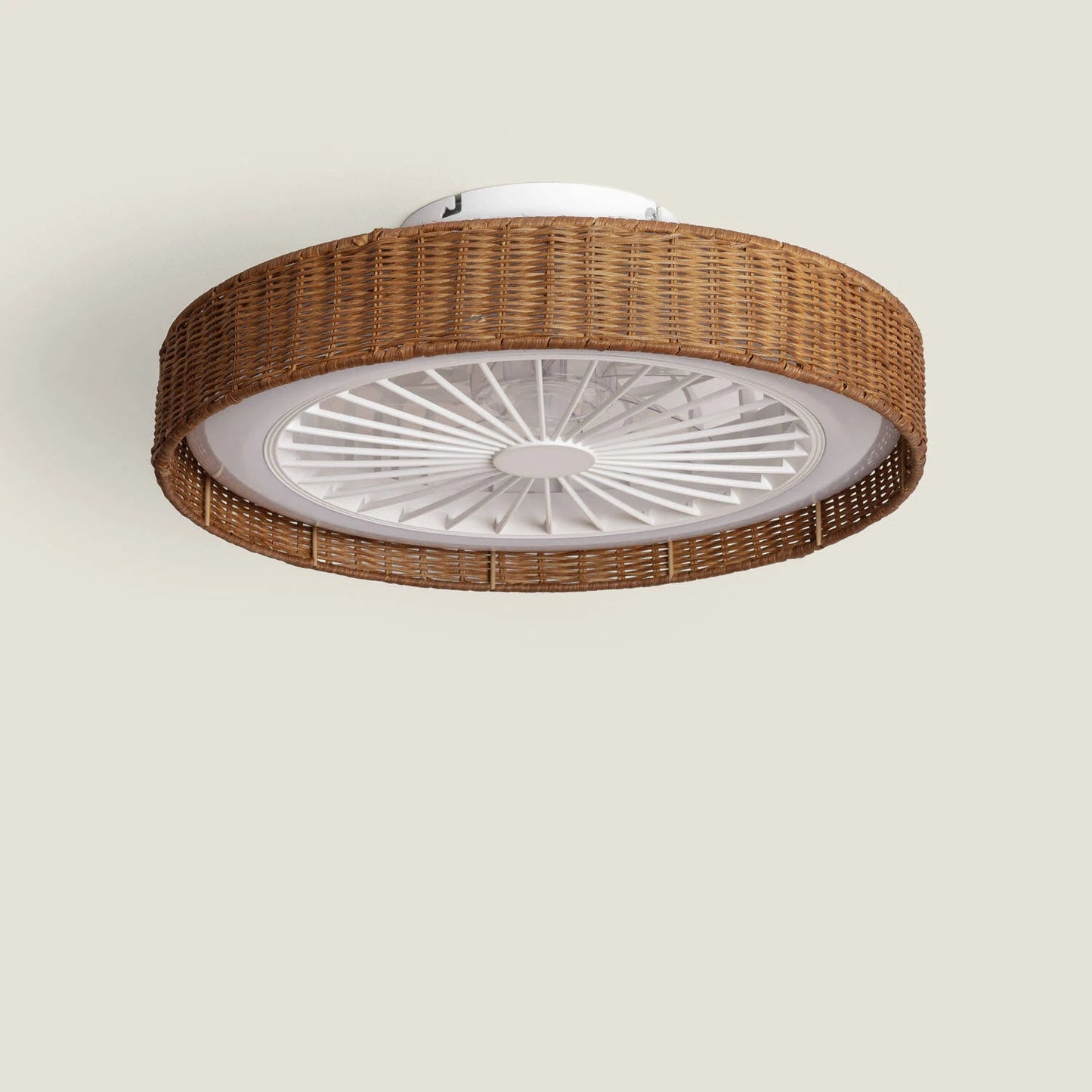 Deckenventilator Nala mit Licht | Lautloser DC-Ventilator in Rattanoptik